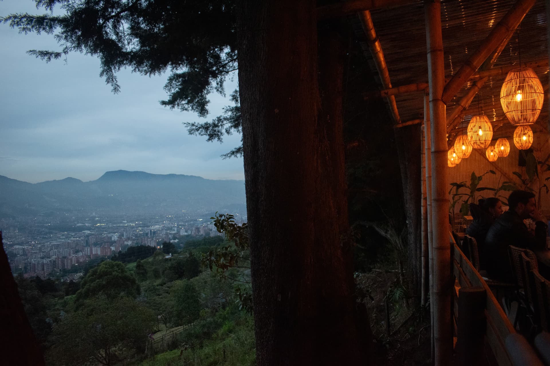 Atardecer sobre Medellín desde el mirador de Ocazo